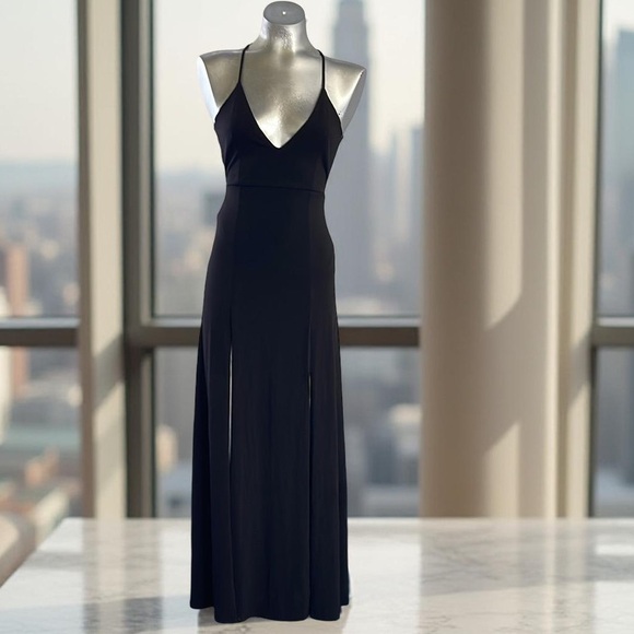 Elegant Black Halter Dress size 2 or 4 - Picture 1 of 4